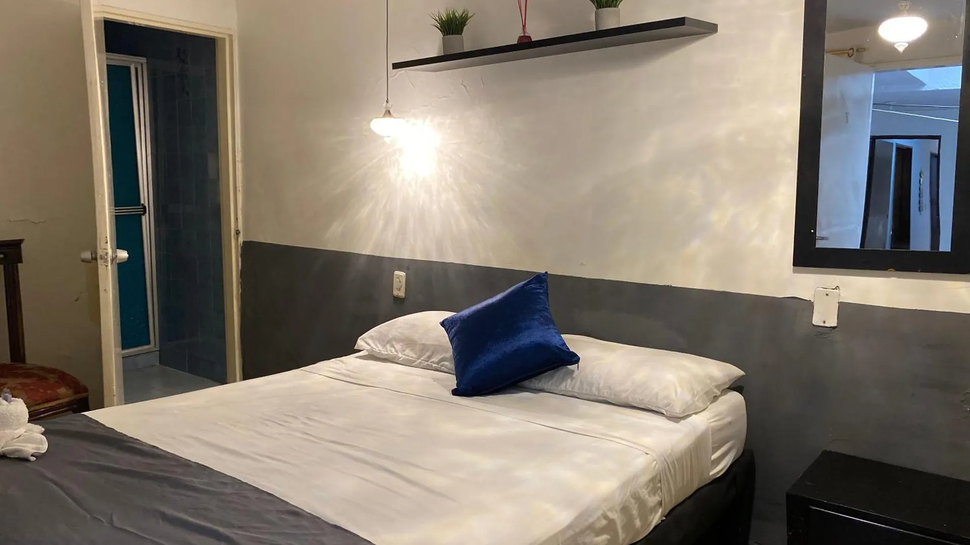 Hostal Casa Prado In Медельин Гостевой дом